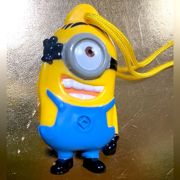 UNIVERSAL STUDIOS DESPICABLE ME 2 MINIONS GENERAL MILLS CEREAL COLLECTIBLE 2.75” - Picture 4 of 4